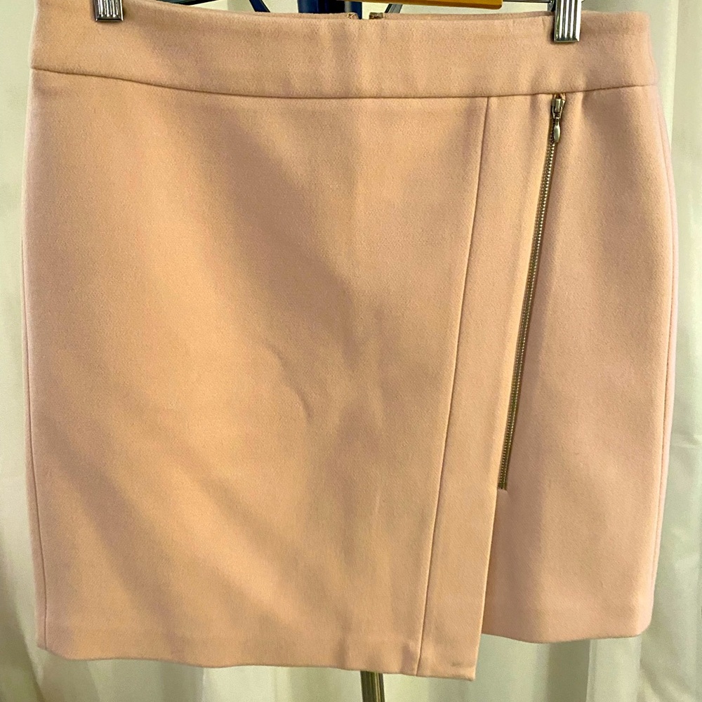 WHBM pale pink soft lined skirt, new without tags!